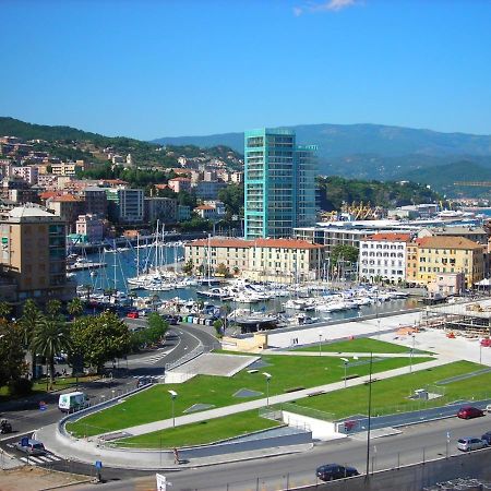 Appartamento Con Ac-Wi-Fi- Centro A 7 Min Savone Extérieur photo
